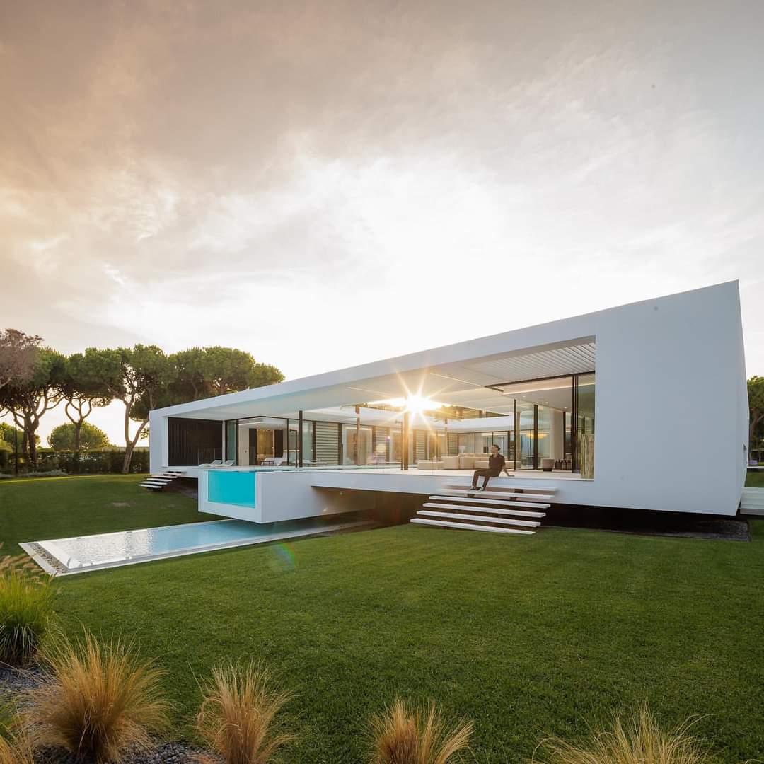 Comprehensive Guide to Pool Construction Regulations in Dubai
